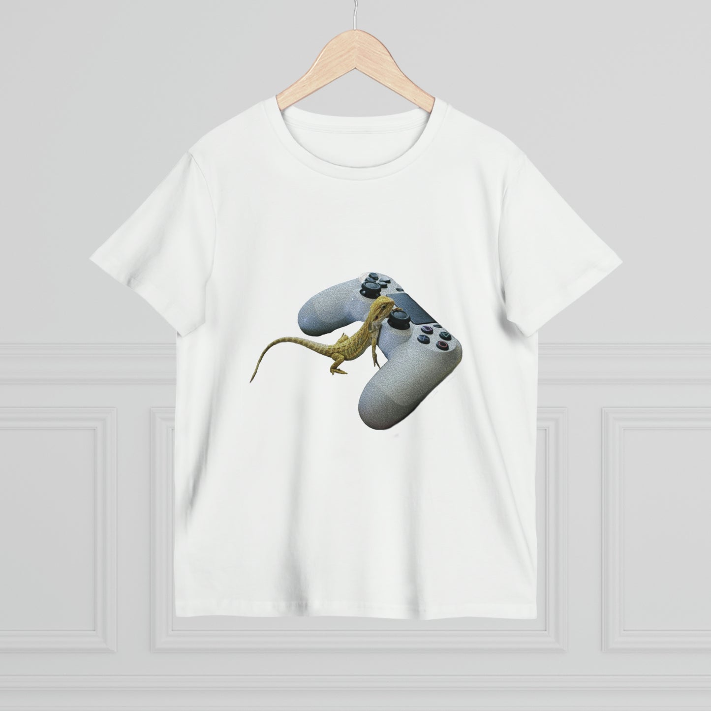 Gaming Gecko - Women’s Maple Tee