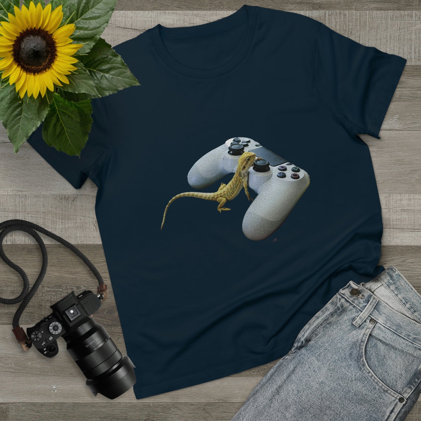 Gaming Gecko - Women’s Maple Tee