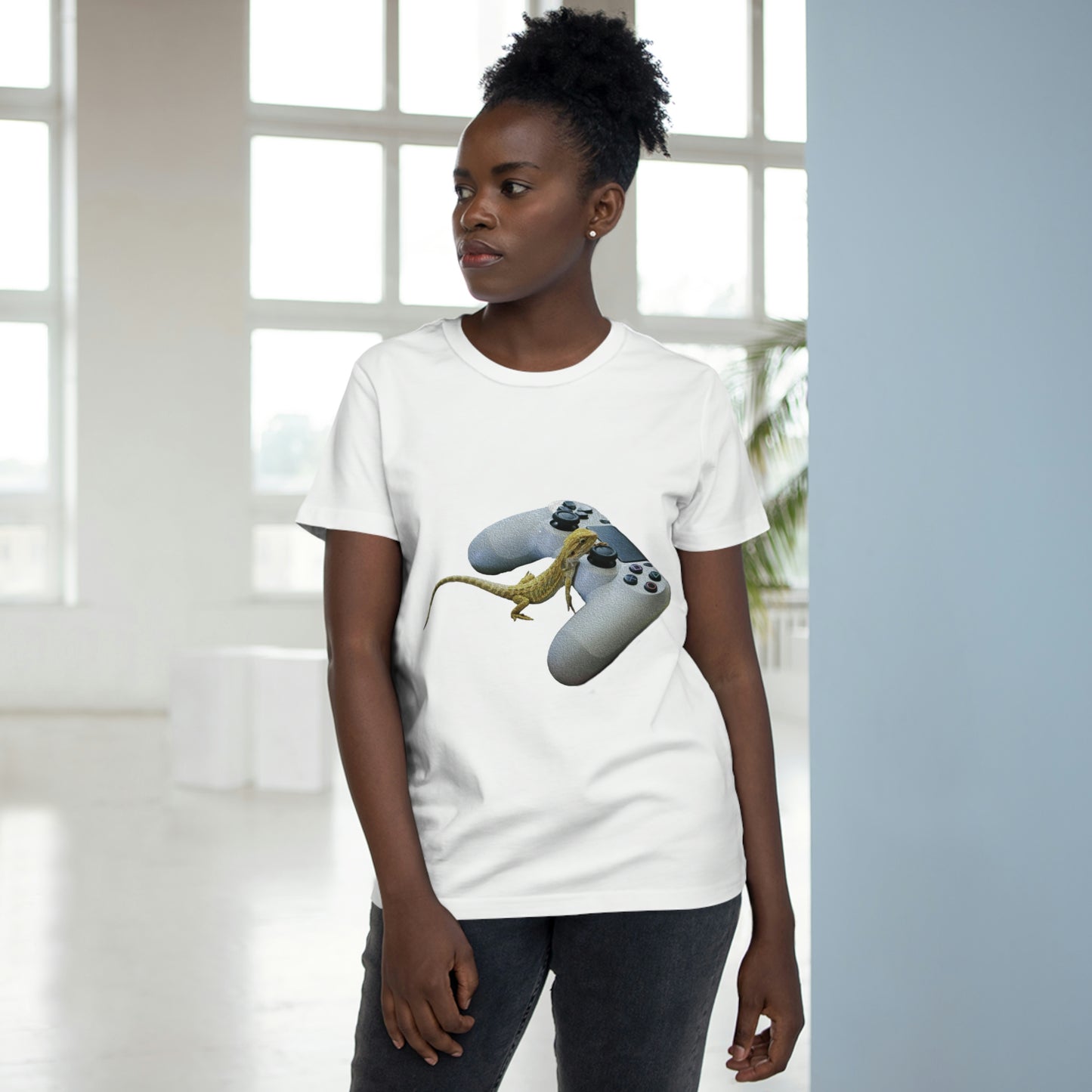 Gaming Gecko - Women’s Maple Tee