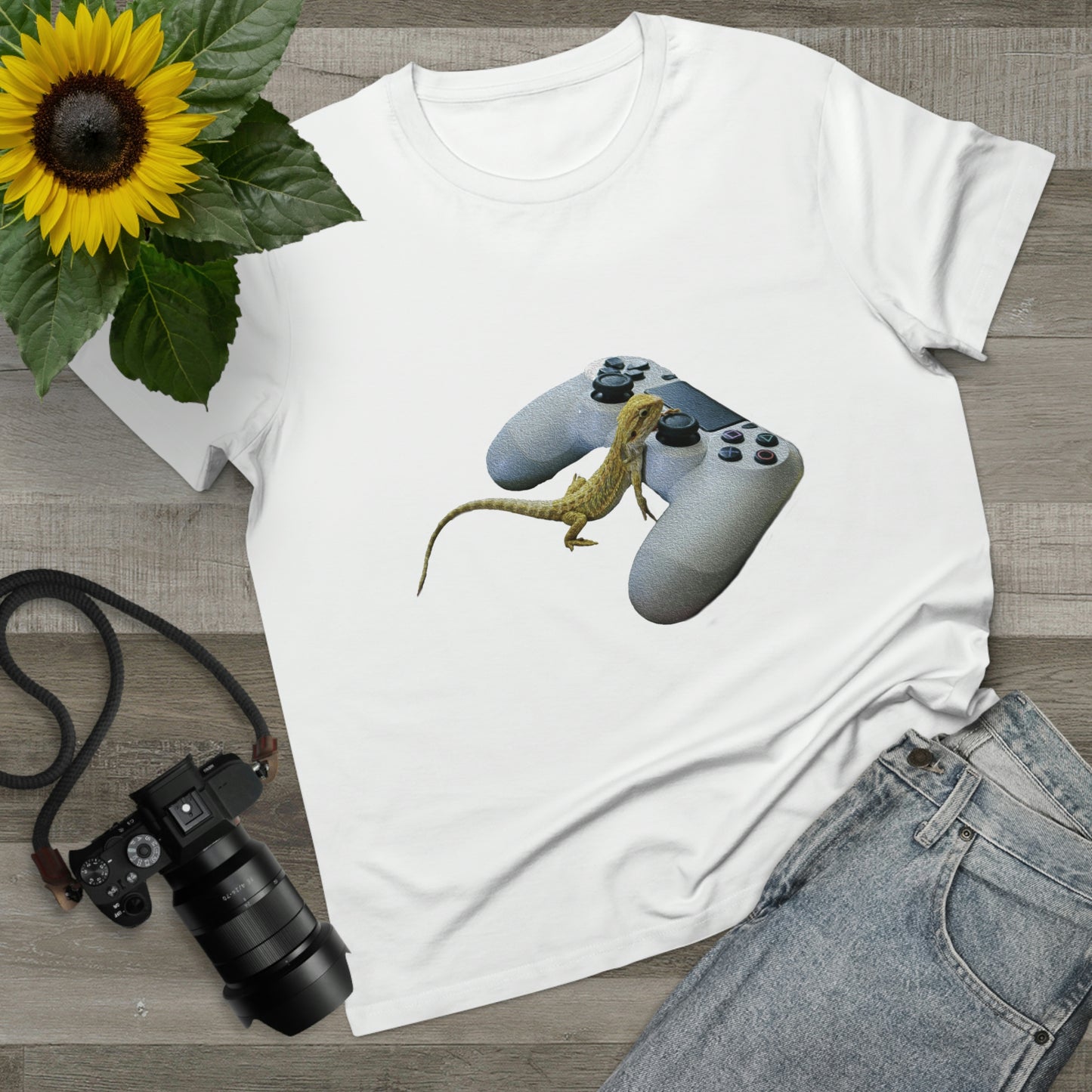 Gaming Gecko - Women’s Maple Tee