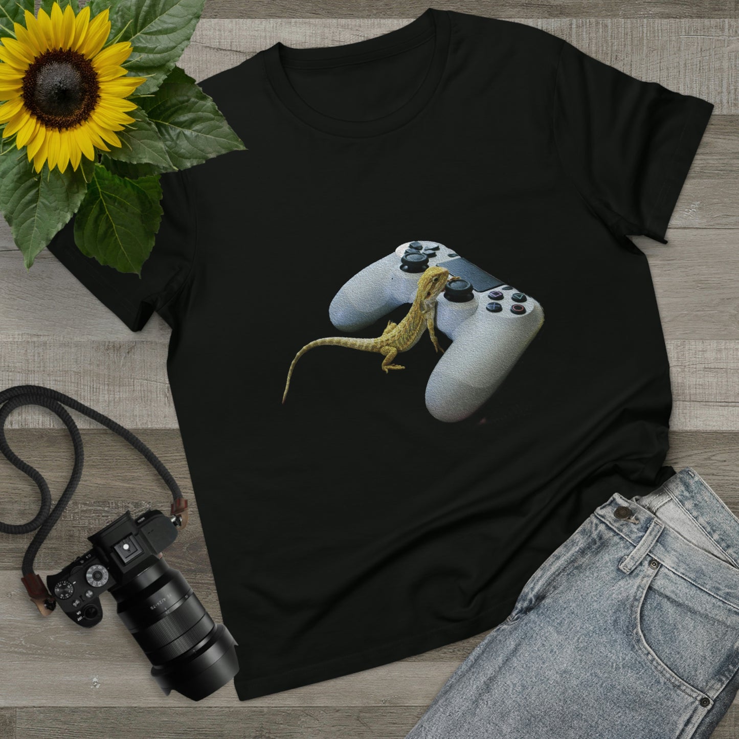 Gaming Gecko - Women’s Maple Tee