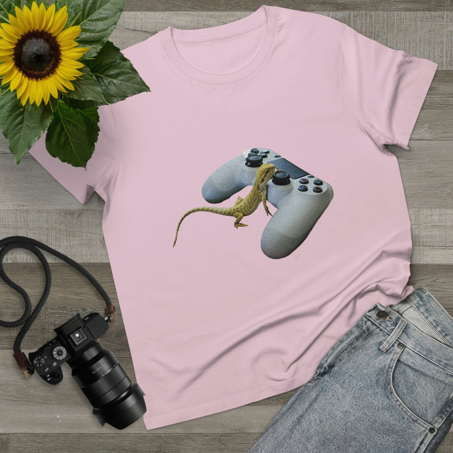 Gaming Gecko - Women’s Maple Tee